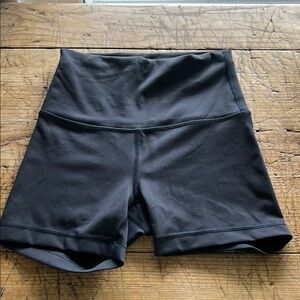Lululemon wunder train high rise short 4”